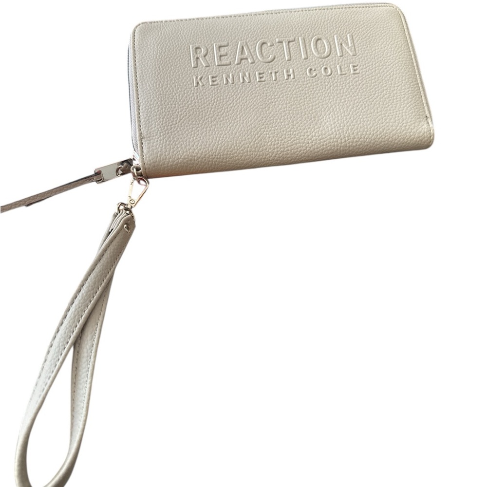 Kenneth Cole Reaction Light Gray Wristlet